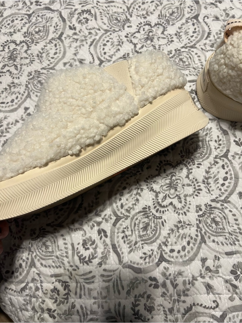 Sorel out  n about  Cream Sherpa-Lined Slip-On Sneakers worn once - Picture 3 of 10